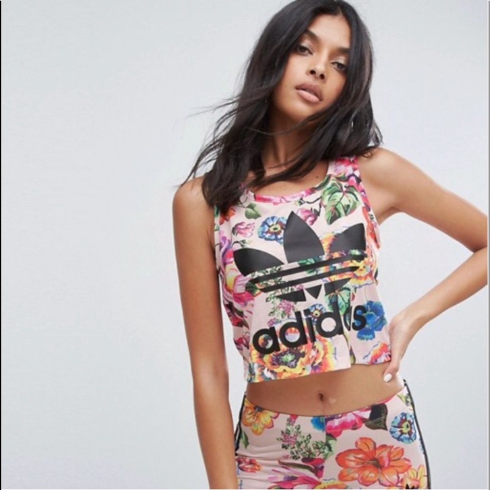 Small adidas top
